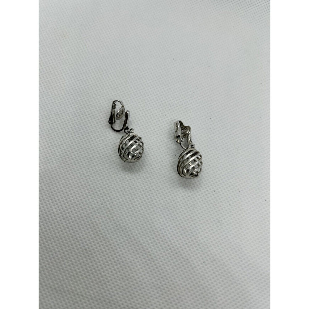 trifari clip on dangle earrings